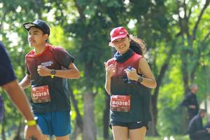 BIB: 0319, 318
                            <button type="button" onclick="openModal(5125887)" class="btn btn-primary btn-sm float-right btn-popup" data-toggle="modal" data-target=".modal-high-quality">
                        <i class="fas fa-shopping-cart"></i> Add to Cart
                    </button>
                                            <button type="button" onclick="isThisMe(5125887, true)" class="btn btn-success btn-sm float-right btn-popup btn-isme hidden" data-toggle="tooltip" data-placement="bottom" title="นี่คือรูปของคุณใช่ไหม คลิกที่นี่เพื่อเอาเข้าอัลบั้ม">
                        <i class="fas fa-plus"></i> Add to album
                    </button>
                    <button type="button" onclick="isThisMe(5125887, false)" class="btn btn-warning btn-sm float-right btn-popup btn-isnotme hidden">
                        <i class="fas fa-ban"></i> Remove from album
                    </button>